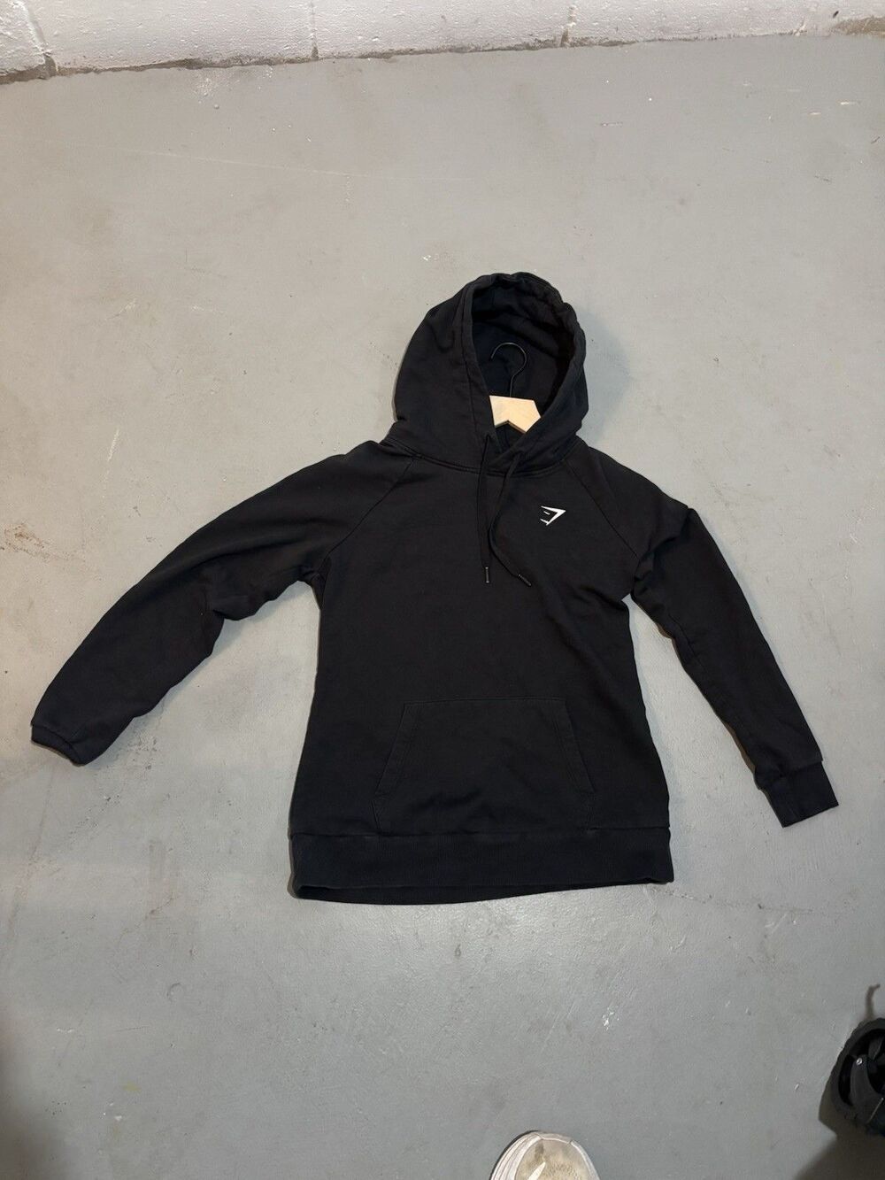 Gym Shark Hoodie Black Medium Men’s Athletic Gym Gear Pullover Sweatshirt